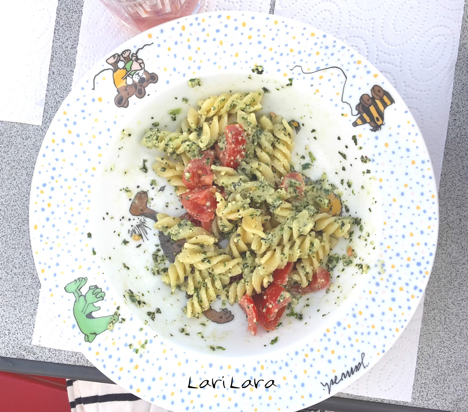 www.larilara.de