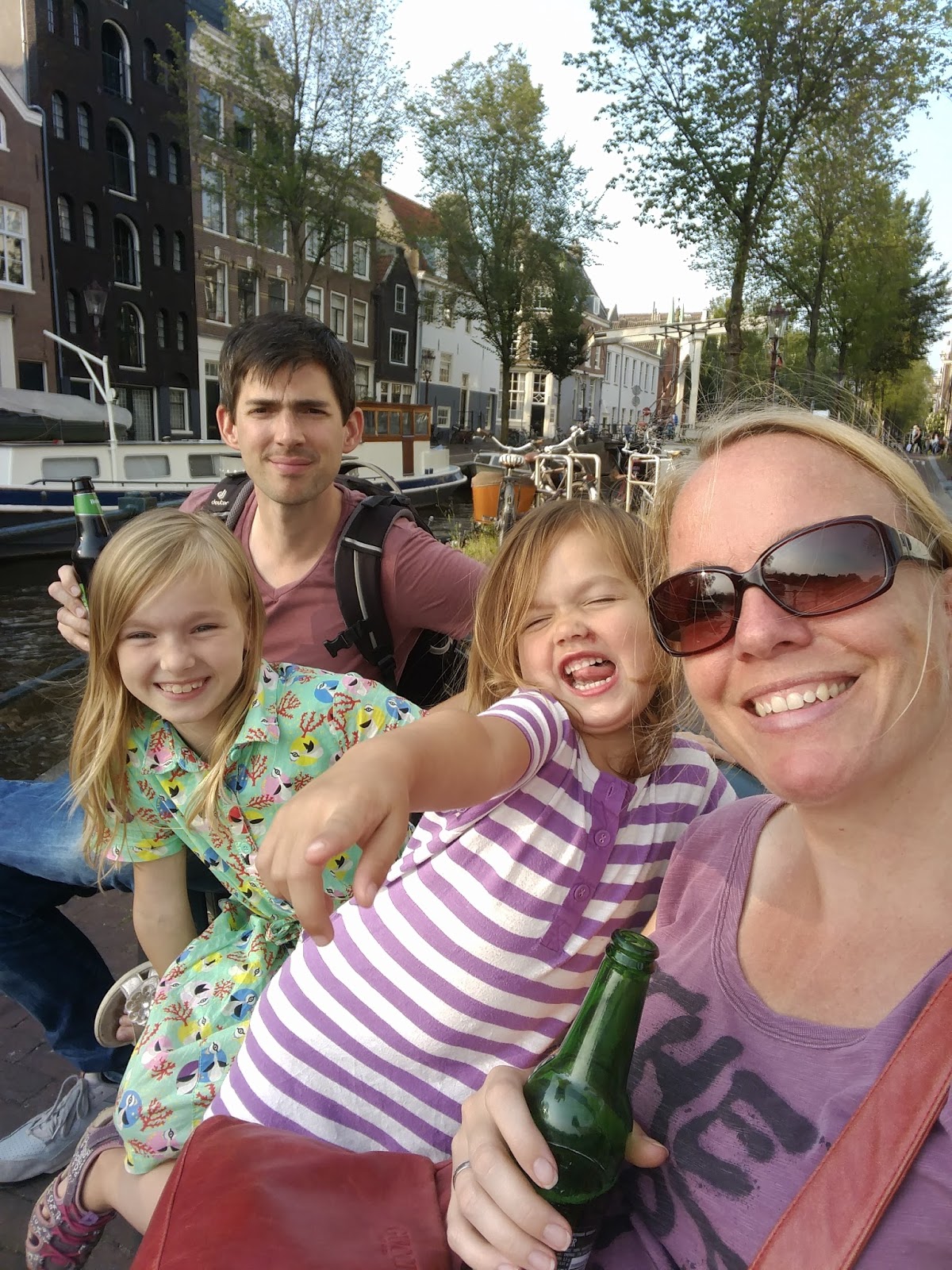 Lari Lara reist nach Amsterdam