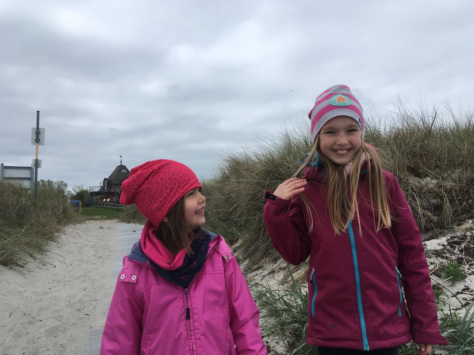 Kinder am Gruener Brink Strand Fehmarn