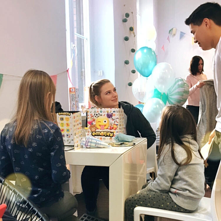 Maerchenkinder Kinderbetreuung auf der HashMag Family Lounge