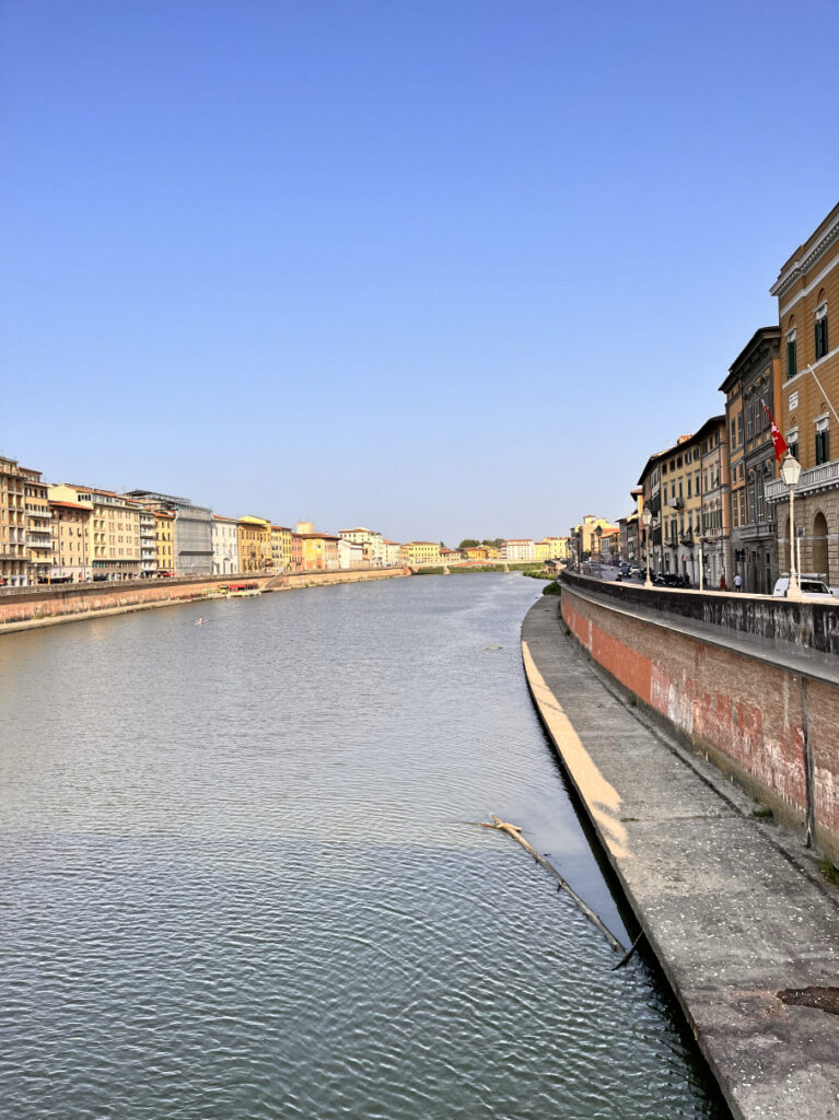 Fluss Arno in Pisa
